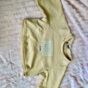 GYMSHARK CROPPED TEE